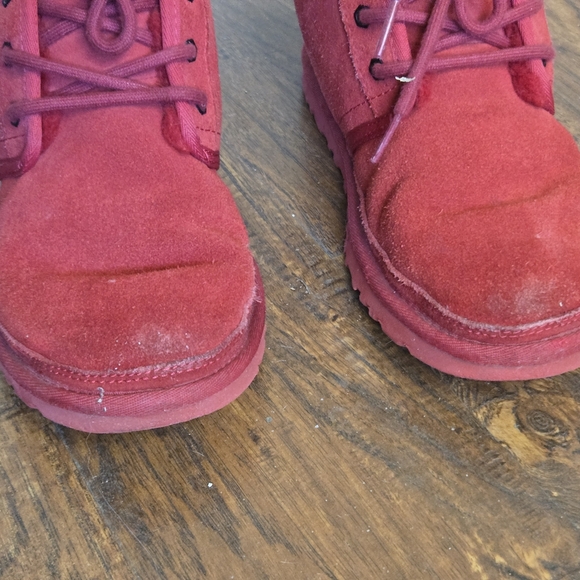 UGG Womens 7 Men 6 Neumel Ankle Chukka Casual Suede Boots Samba Red 3236 - Picture 12 of 12